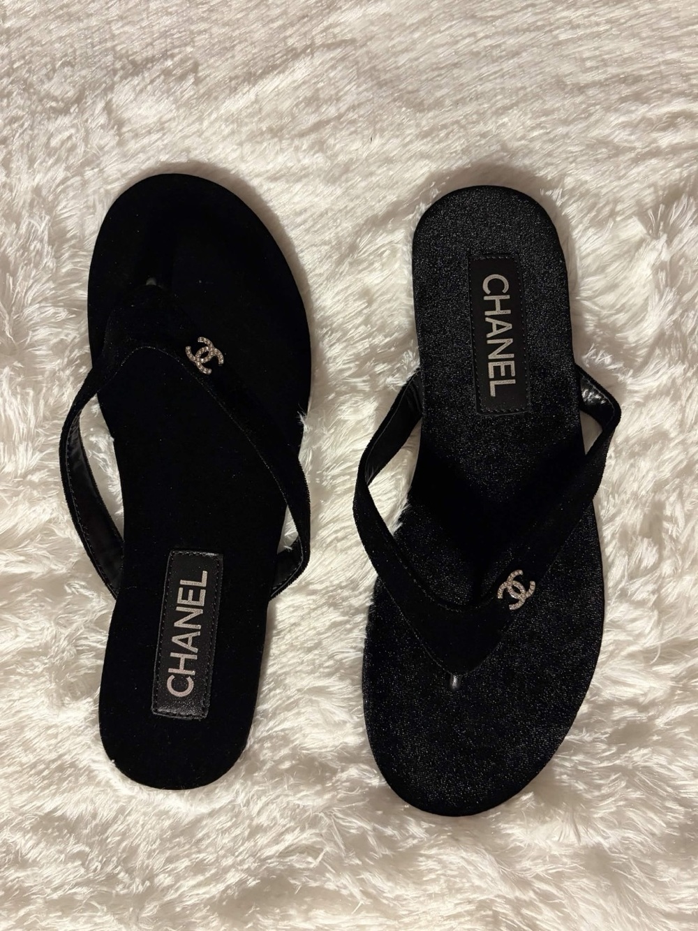 ✨CHANEL Black Velvet CC Logo Thong Sandals✨